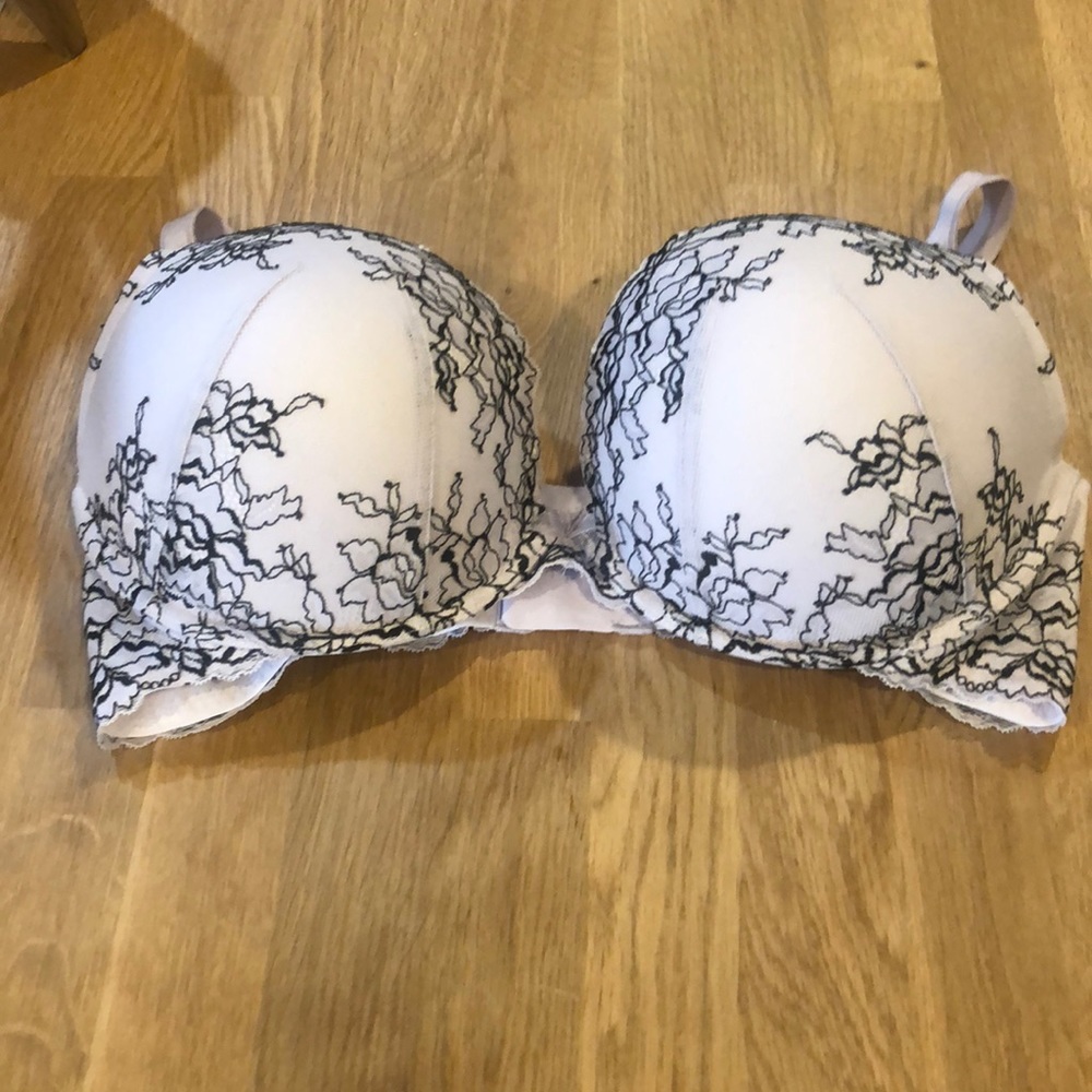 Torrid bra , light lilac color , like new